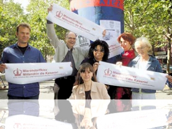 So sehen Sieger aus: Thomas Krätschmer, Frank Baumann, Jeanette Saleh Zaki von der Wirtschaftsförderung, Angelika Warning, Julia Grellmann und Ilona Strugala bereiten den 200. Geburtstag von Kaiserin Augusta vor.