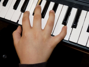 Black + White Musikschule
